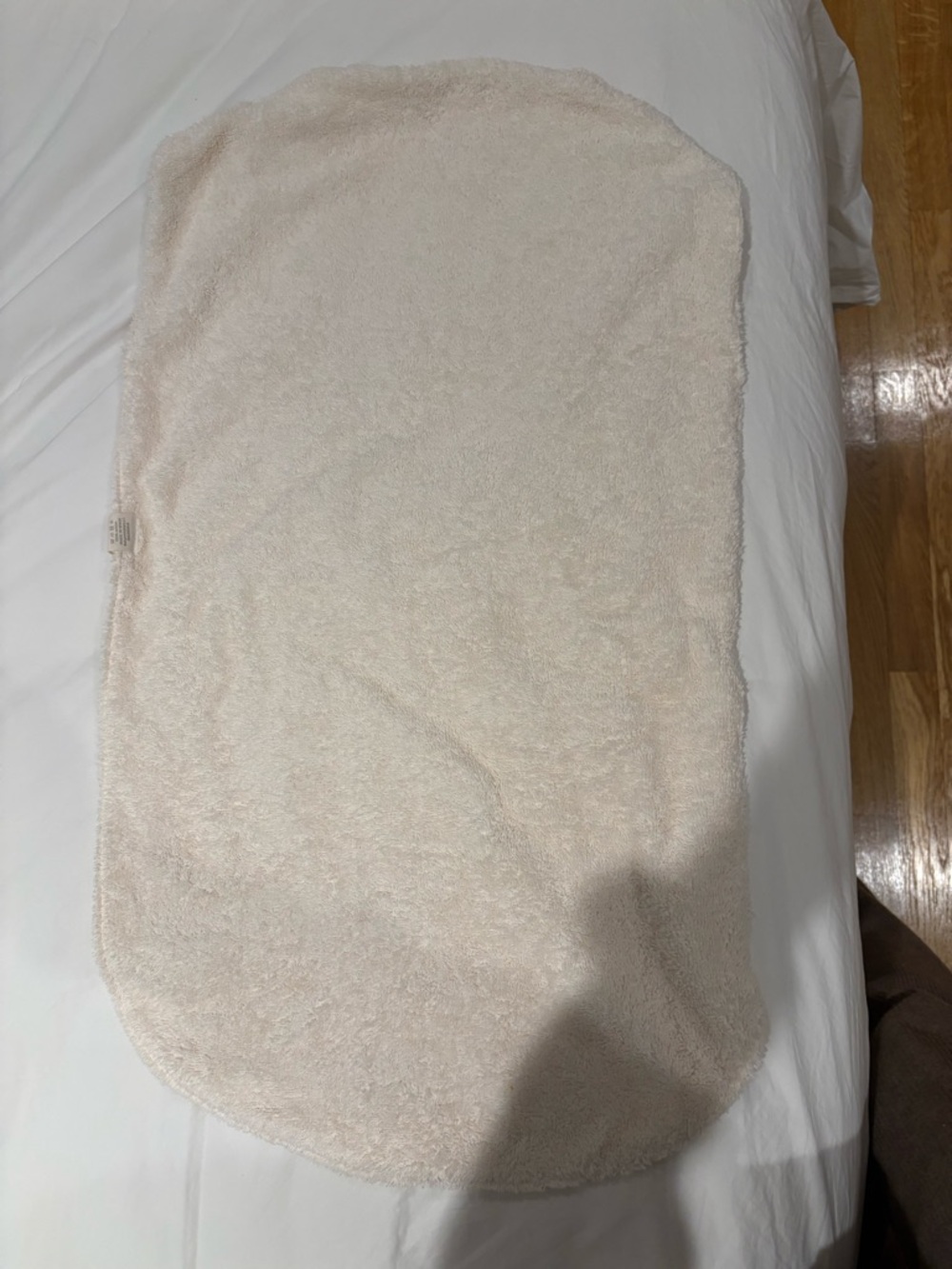 Plush Light Beige Oval Bath towellette from Babyshower